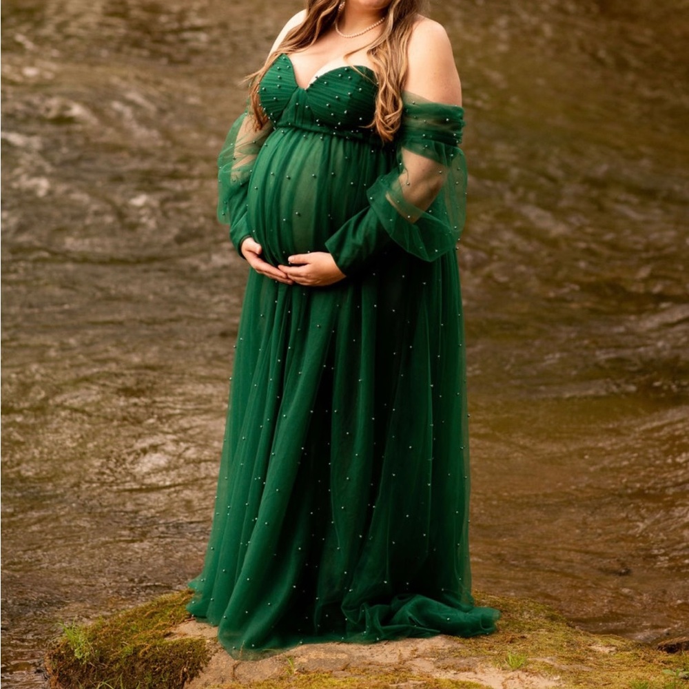 Maternity dress photoshoot pregnancy gown